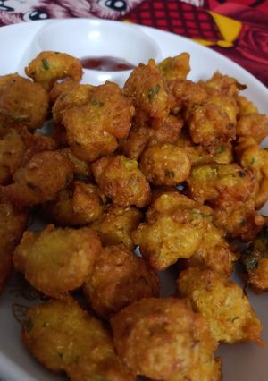 भुट्टे पकौड़े (Bhutte Pakode recipe in Hindi) रेसिपी मुख्य फोटो