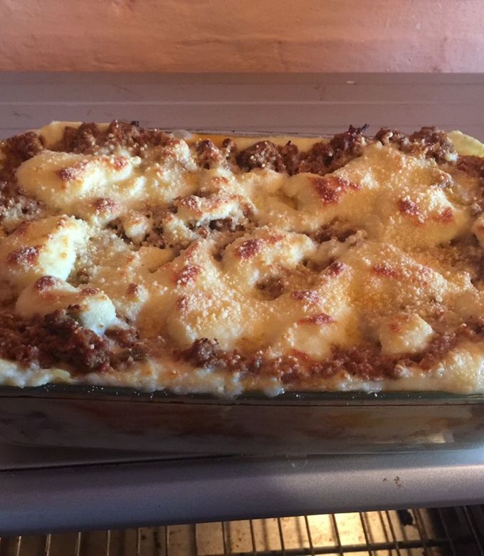 Una foto de Lasaña Mixta de carne y jamón y queso