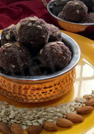 A picture of Chocolate chickpea malai mawa Laddu.