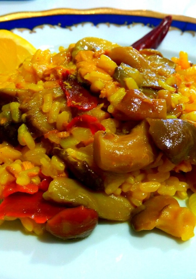 Una foto de Arroz rápido con setas y atún en olla express