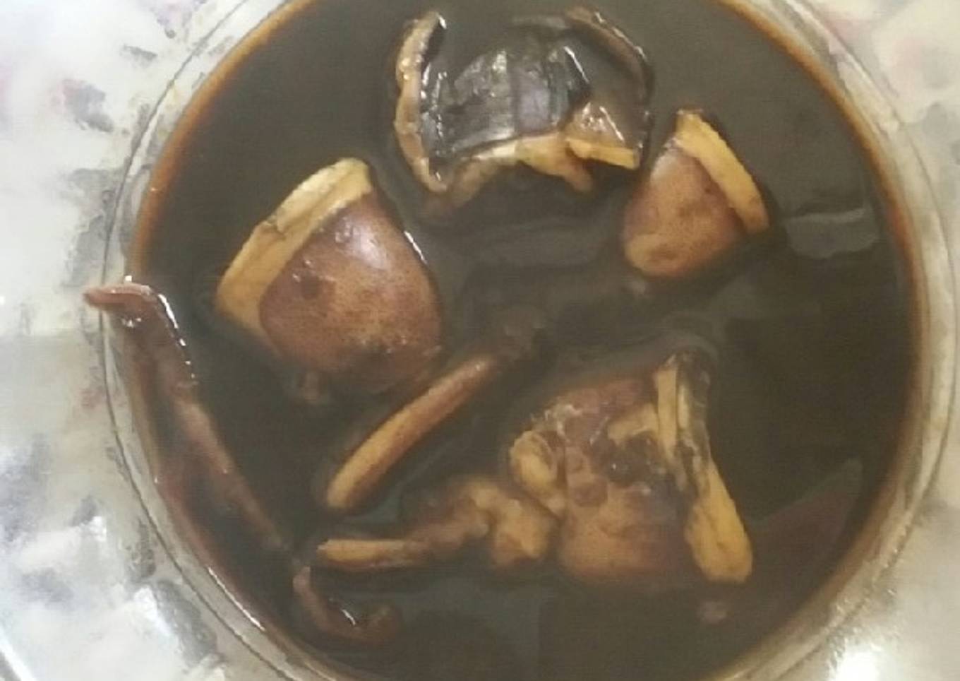 Sotong disumbat dengan warna hitam
