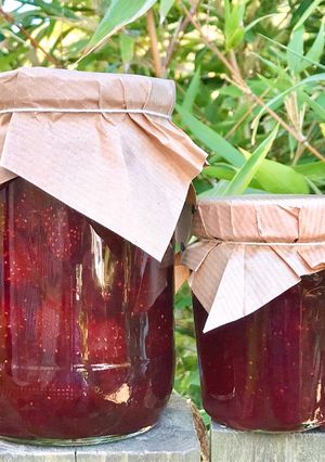 Hình của món 🌱 Mứt Dâu Tây Nguyên Trái.