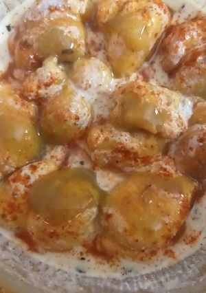 इंस्टेंट बेसन दही बड़े(instant besan dahi bade recipe in hindi) रेसिपी मुख्य फोटो
