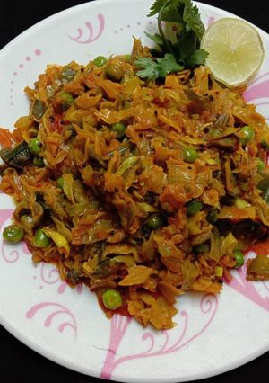 A picture of Gobi and Mutter Sabji.