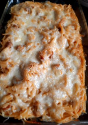 Tejfölös-húsos tészta sütőben recept fotója
