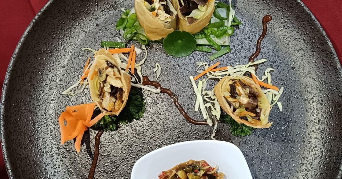 Spring Roll With Sauce Alathai