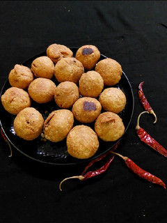 पॉकेट कचौड़ी (Pocket kachori recipe in hindi) रेसिपी मुख्य फोटो