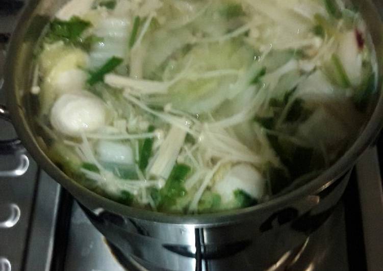 Bagaimana Menyiapkan Sup bakso enoki, Lezat Sekali