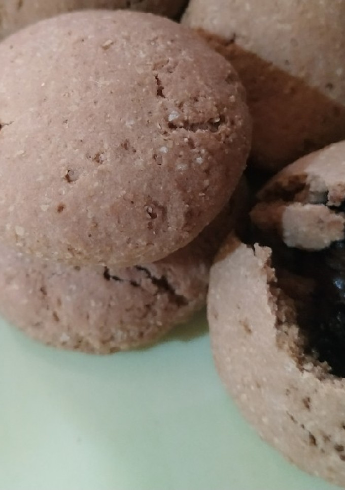 चॉकलेट ओट्स कुकी (Chocolate oats cookie recipe in Hindi) रेसिपी मुख्य फोटो