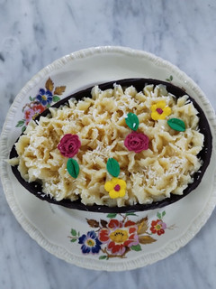 Una foto de Relleno de brigadeiro de coco para cáscara de huevo de Pascua relleno