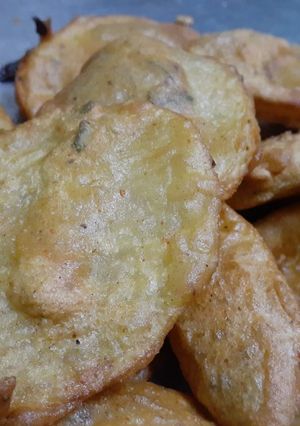 आलू के पकौड़े (aloo ke pakode recipe in Hindi) रेसिपी मुख्य फोटो