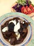 BuchburgignonBoeuf bourguignon Japonés GYUNIQU NO ACAWAIN NI 🇫🇷🇺🇾🇯🇵牛肉の赤ワイン煮込み
