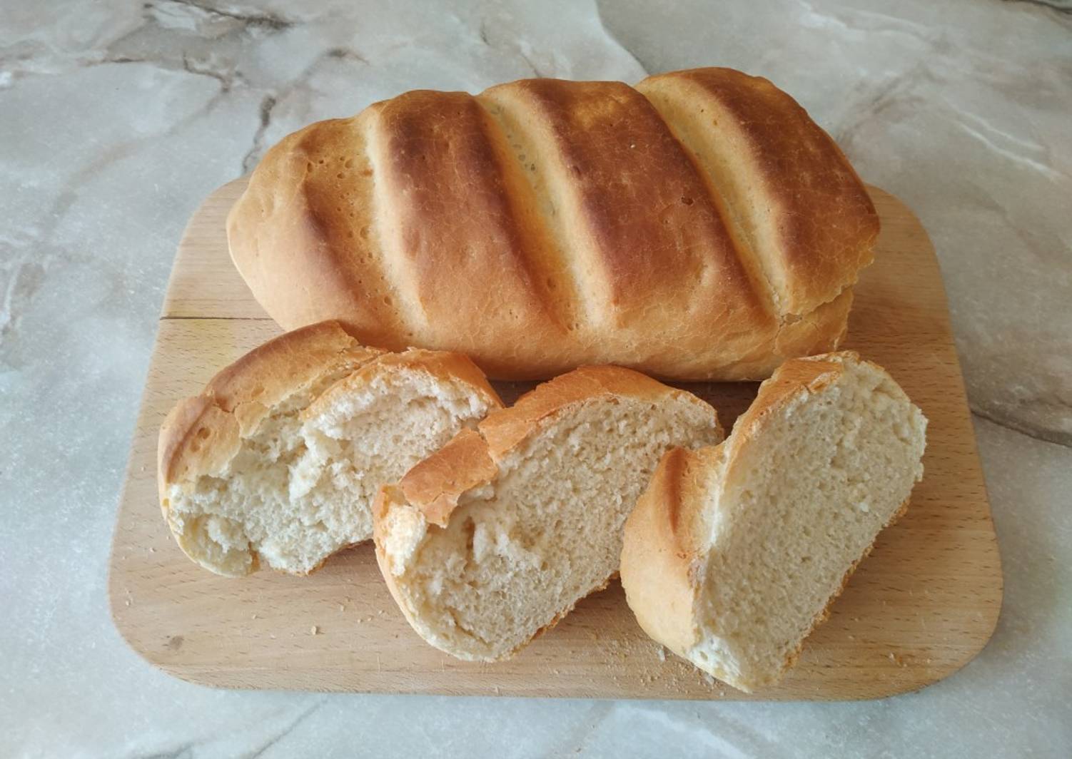 Рецепт простого белого хлеба. Белый хлеб. Хлеб в духовке. Домашний хлеб. Домашний белый хлеб.