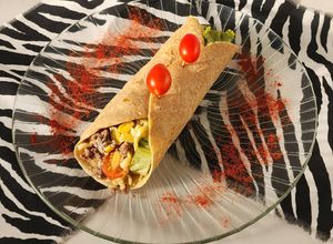 Una foto de 🌮🍅🥬🌽Wraps integrales de carne y vegetales 🌽🥬🍅🌮