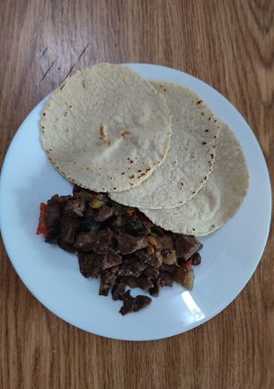Una foto de Tacos de carne con calabaza (578 kcal)