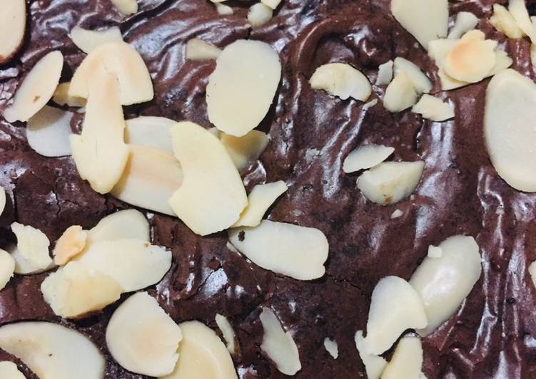 Cara Gampang Membuat Shiny Fudgy Brownies yang Sempurna