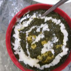A picture of Spinach paneer.