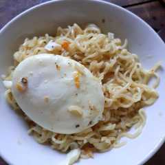 รูปของ Mie instant atau mie kuah untuk ibu hamil