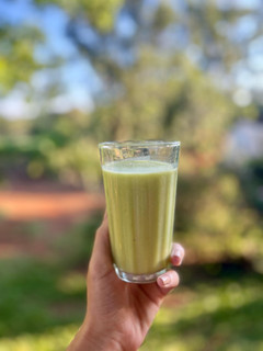 Una foto de Licuado de BANANA Y PALTA