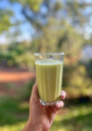 Una foto de Licuado de BANANA Y PALTA