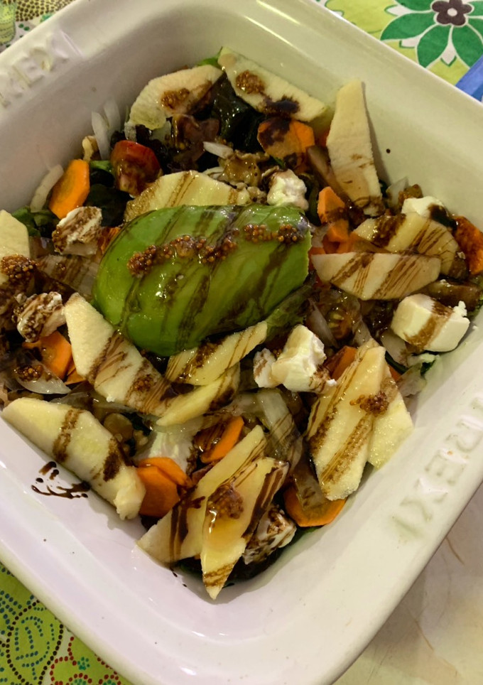 Una foto de Ensalada agridulce 😋