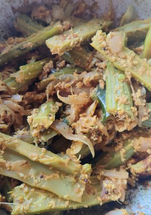 முருங்கைக்காய் கூட்டு (murungai kootu recipe in Tamil) செய்முறை முக்கிய புகைப்படம்