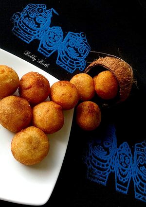 A picture of Manda pitha.