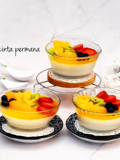 Foto resep Puding susu topping buah