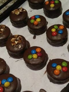 Una foto de Alfajores de Chocolate Bañados
