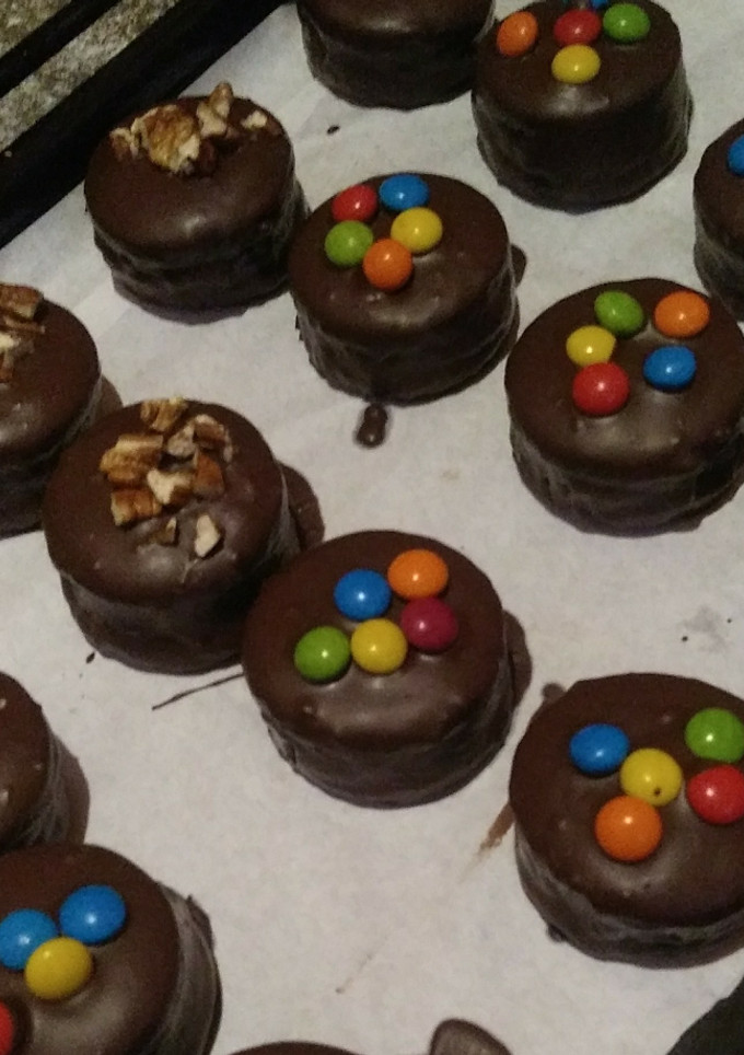 Una foto de Alfajores de Chocolate Bañados