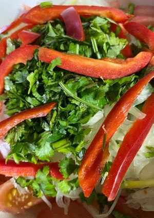 Una foto de Ensalada de tomates a mi estilo
