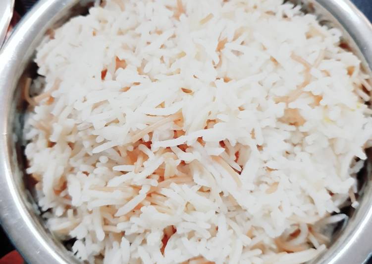 الارز بالشعيرية