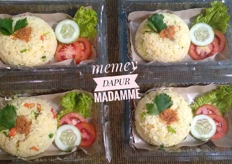 Nasi Goreng Putih Bumbu Sederhana