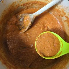 A picture of Tomato and lentil soup.