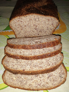 Una foto de Pan de lino y almendras