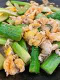 แตงกวาผัดไข่