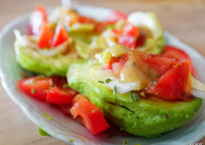 Salade d'avocats garnis