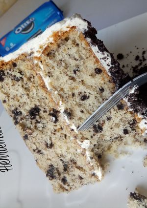 A picture of Cookies and Cream cake.