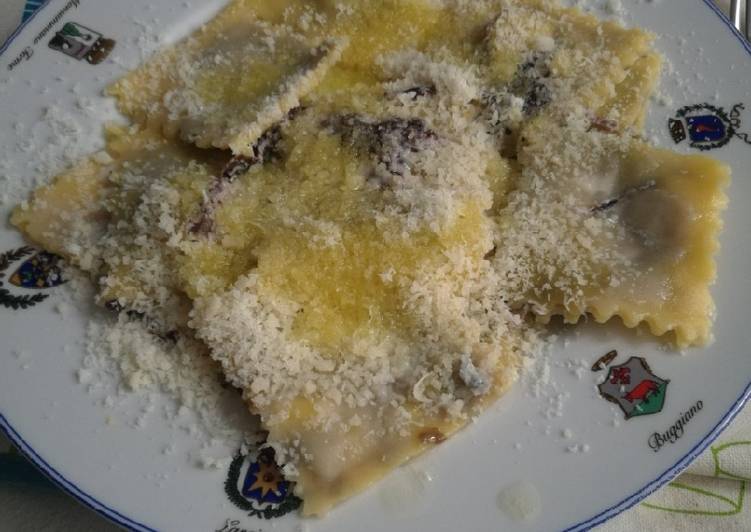 Ravioli con gorgonzola,ricotta e radicchio trevigiano