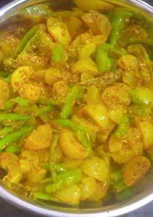 आंवला और हरी मिर्च का अचार (amla aur hari mirch ka achar recipe in Hindi) रेसिपी मुख्य फोटो