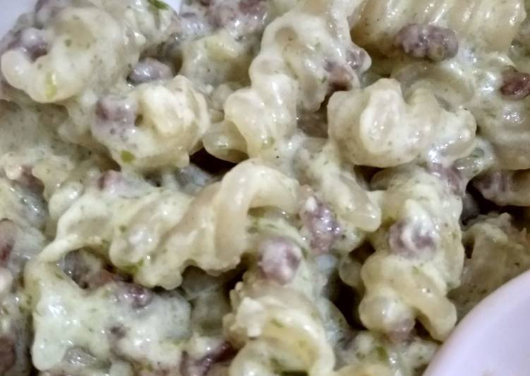 Resep Pasta Bayam dengan Saus Krim Lezat