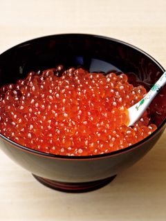 東販小食堂:料理鐵人親授 醬油漬鮭魚卵 的食譜成品照片
