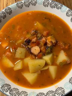 Una foto de Pulpo con patatas guisadas