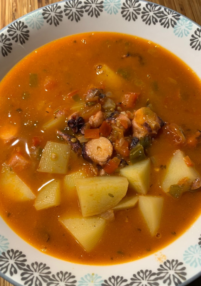 Una foto de Pulpo con patatas guisadas