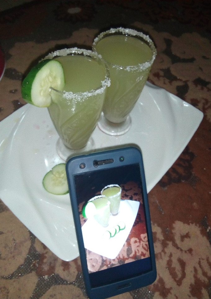 A picture of Cucumber and ginger drink.