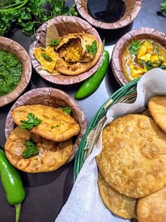 मूंग दाल कचौड़ी (Moong Dal kachori recipe in Hindi) रेसिपी मुख्य फोटो