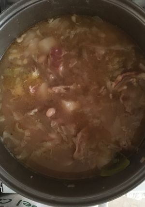 Una foto de Alubias con pie de cerdo