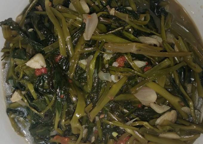 Bagaimana Membuat Tumis kangkung Anti Gagal