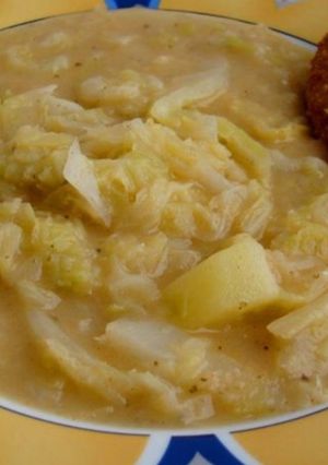 Kelkáposzta főzelék búzafasírttal recept fotója