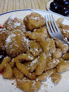 Szilvás gombóc, ahogy mi szeretjük (cukormentes) recept fotója